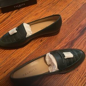Women’s 7 1/2 Talbot Green loafers brand new never worn stored in original box